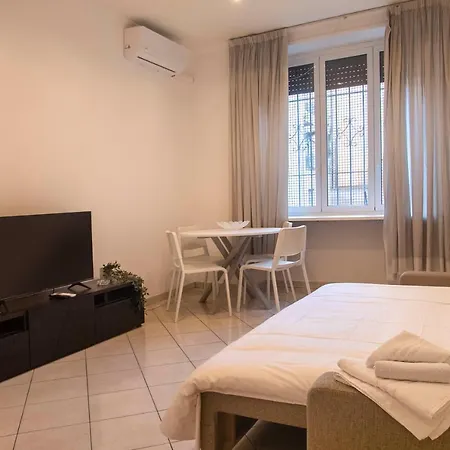 Iv House * Roma