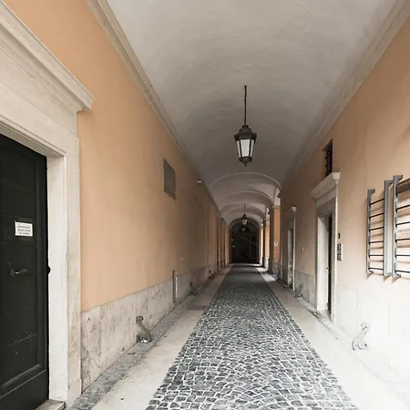 Charming Penthouse In Piazza Venezia With Terrace *