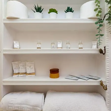 Condotti Loft Apartment