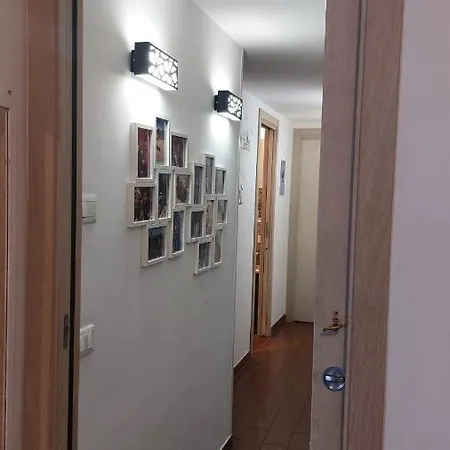 A Casa Di Delia - Stazione Fidene Homestay