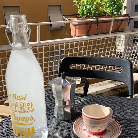 Casa Sirte Con Terrazzino. Apartment Rome