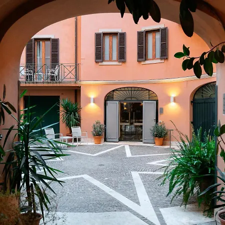 Unica 4* Rome