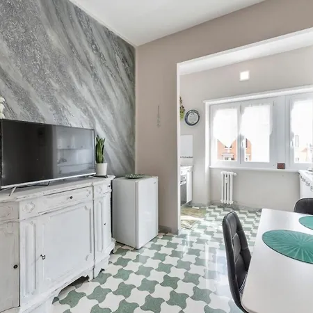 Regina Luxury Flat * Rome