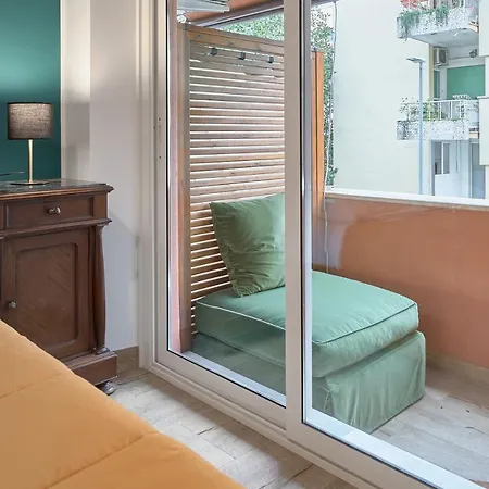 Interno 9 A San Pietro *