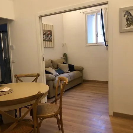 Apartment Domus Alfieri Al Colosseo