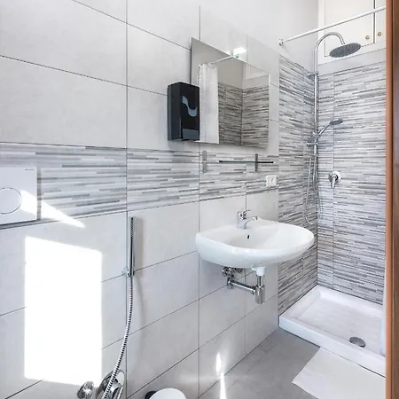 Travelershome Ciampino&Morena Guesthouse Rome
