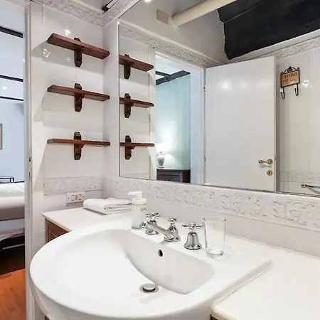 Chiavari 38 Enchanting Flat Up To 4 Guests Campo De' Fiori * Rome