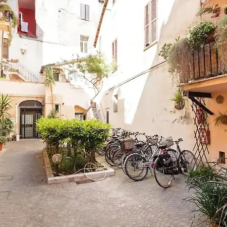 Apartment Chiavari 38 Enchanting Flat Up To 4 Guests Campo De' Fiori Rome