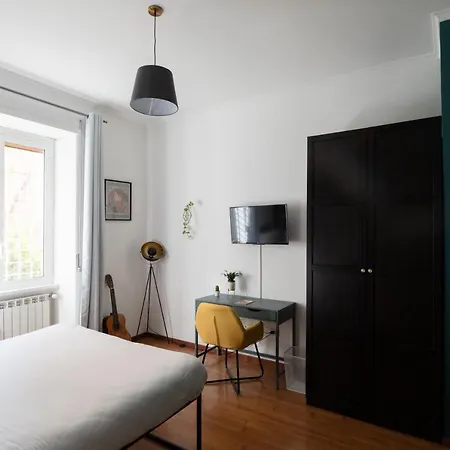 Domus Vaticana Apartment *
