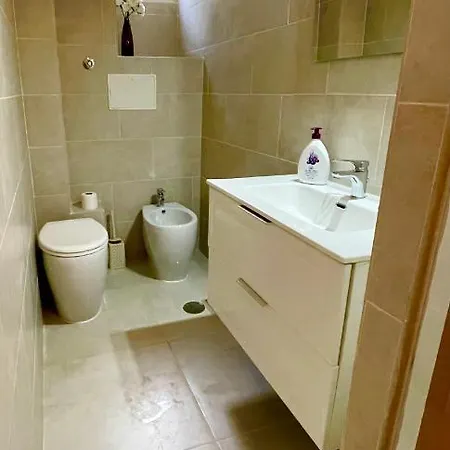 Parisa House Апартаменты