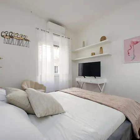Domus Lou Elegante In Trastevere Apartamento Roma