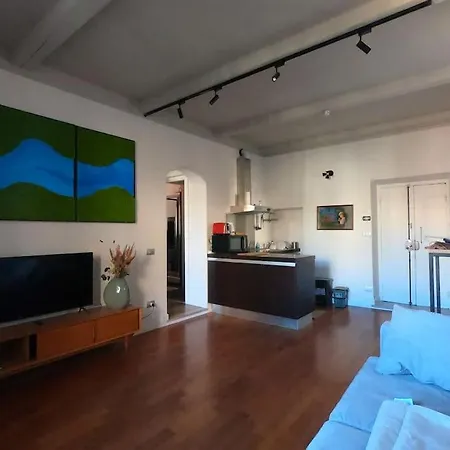 Mount Flower Trastevere Apt * Rome