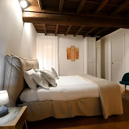 Residenze Romanae - Vicolo 22 *