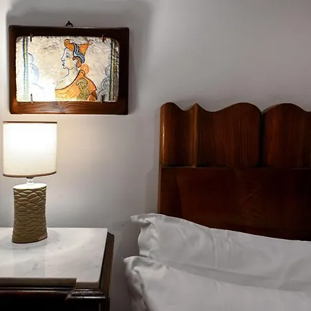 Konukevi Residenze Romanae - Vicolo Dell'aquila Roma