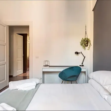 Re Di Roma-suite Colosseo Modern Space With Free Netflix And Wifi Apartment Rome
