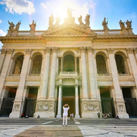 Re Di Roma-suite Colosseo Modern Space With Free Netflix And Wifi Rome
