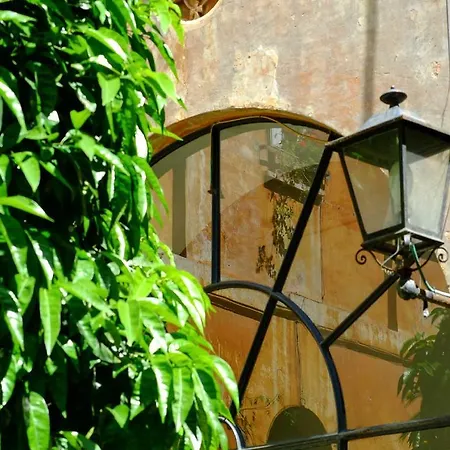 Casa Di Santa Francesca Romana A Ponte Rotto 2*
