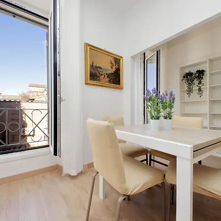 Vicolo Cellini By Halldis Apartment
