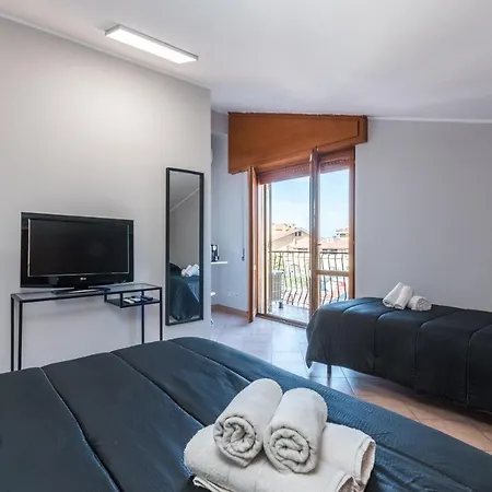 Travelershome Ciampino&Morena Guesthouse *