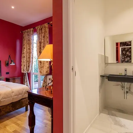 94 Piazza Di Spagna Guest house 2*