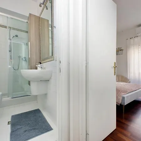 Domus Lou Elegante In Trastevere Apartamento *