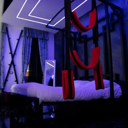 Luxury Bdsm Affittacamere *