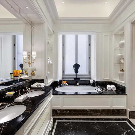 The St. Regis Hotel Rom