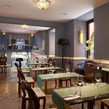 Hotel Golden Tulip Piram 4*