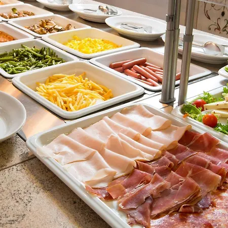 Golden Tulip Piram Hotel 4*
