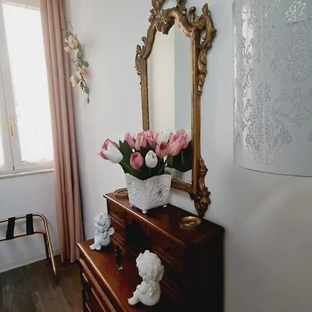 Trastevere Rome's Heart Charming & Cozy 2 דירה רומא