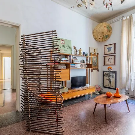 Retro - St. Peter Vatican Apartment