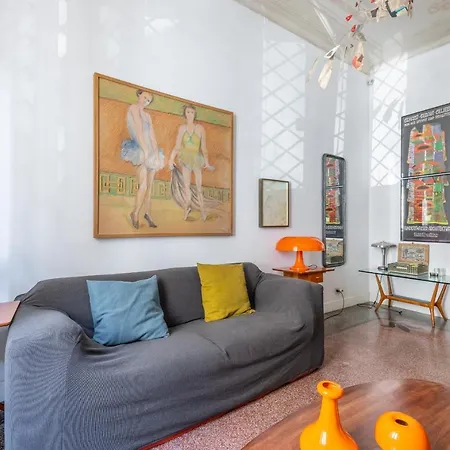 Retro - St. Peter Vatican Apartment