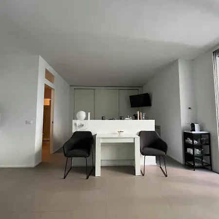 Space In The Center Apartment