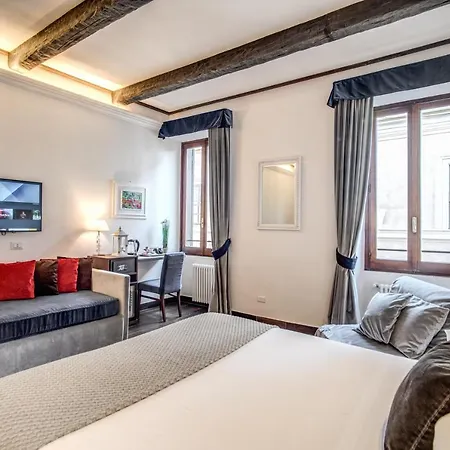 Tritone House 4*
