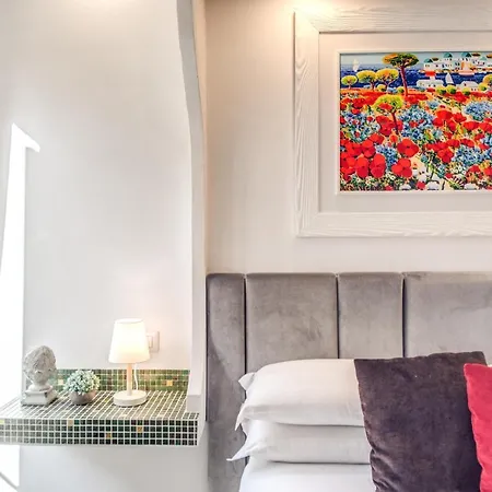 Tritone House 4*