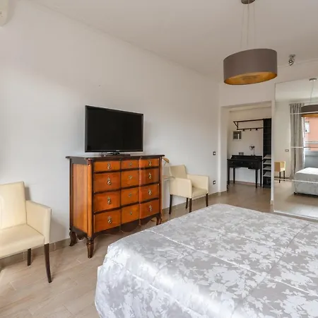 Ancient Roman Style - 7th Floor - Exclusive Apt