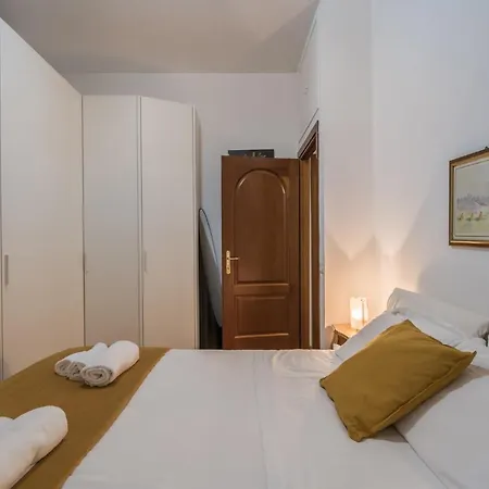 Apartment Largo Leopardi *