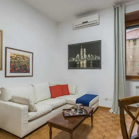 Apartment Largo Leopardi Rome