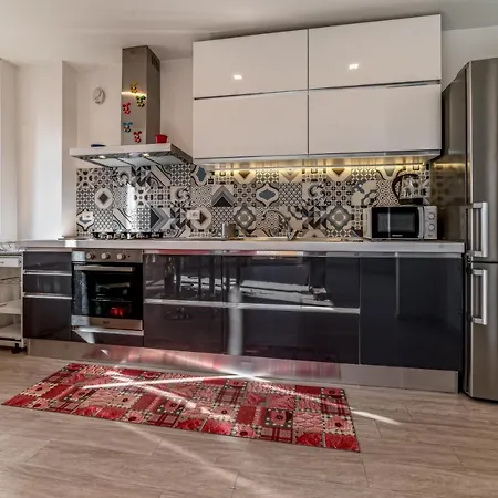 Apartment Cornelia - Metro Cornelia