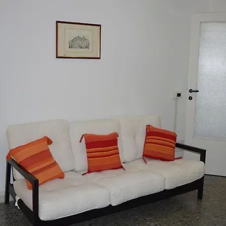 Labriola St Peter's House- Free Parking