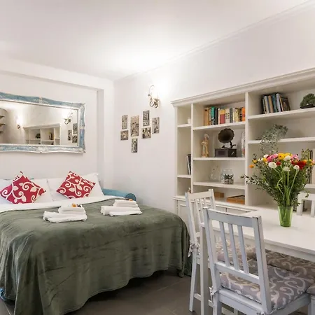 Apartment Cozy Loft Orsini Palace