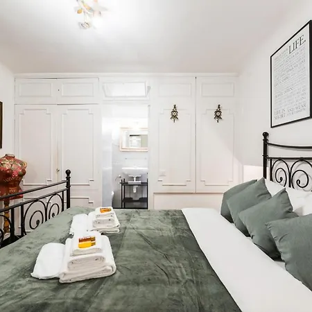 Cozy Loft Orsini Palace Apartment