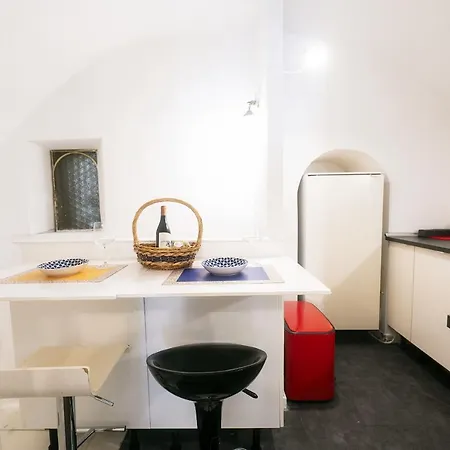Piazza Navona Balcony Experience Apartment