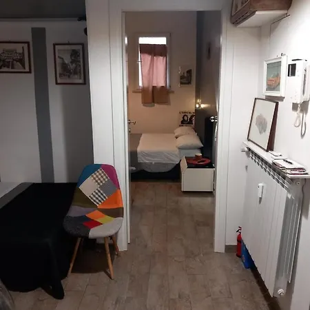 Retro Art House Apartment