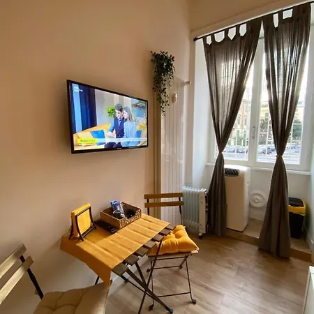 Liano Guest house *