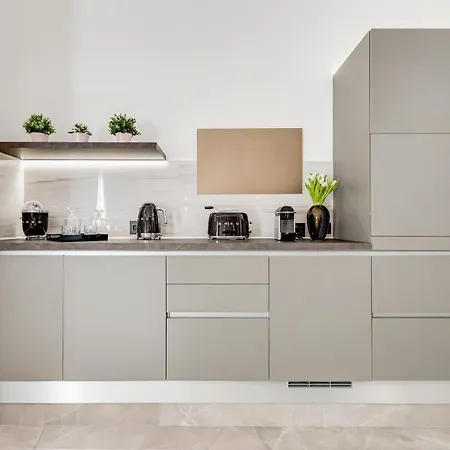 Unoseitre - Luxury & Apartment Rome