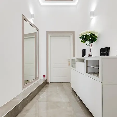 Unoseitre - Luxury & Apartment *