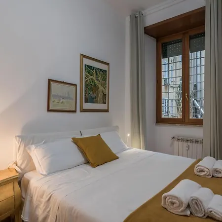 Largo Leopardi Apartment Rome