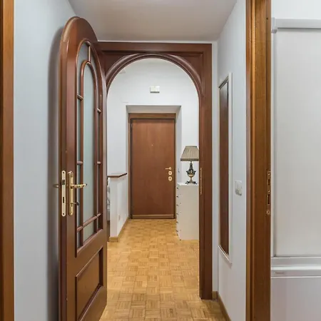 Largo Leopardi Apartment *
