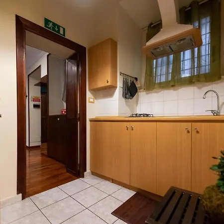 Colosseum At 400 Meters Apartment